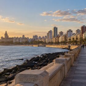 Montevideo Rambla und Ciudad Vieja: Uruguay mit Meer, Markt und Altstadt starten