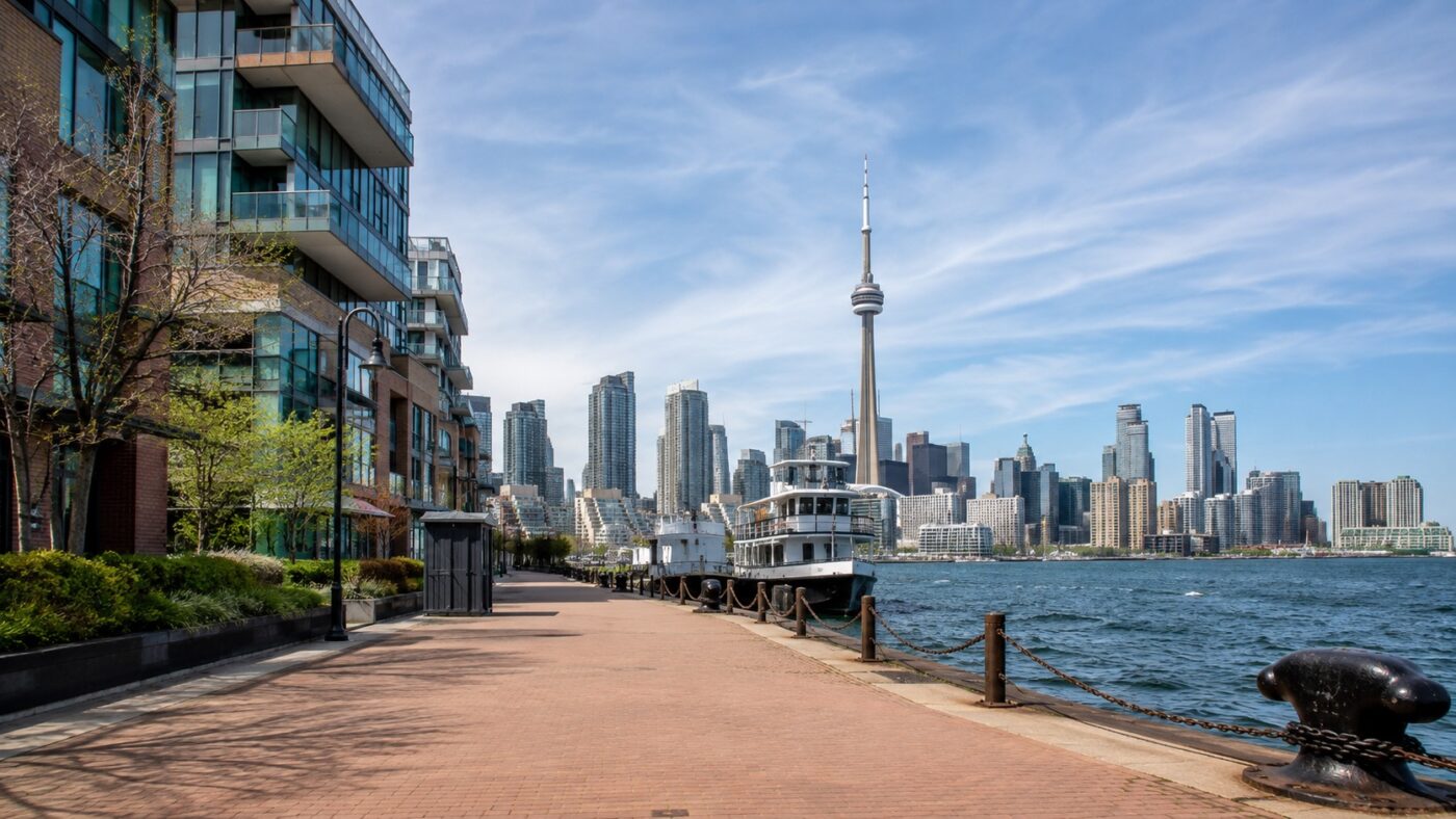 Toronto Kurztrip planen: Waterfront, Kensington Market oder Distillery District?